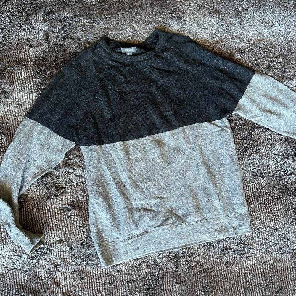 Kenneth Cole Reaction Gray Crewneck Sweater with Classic Knit